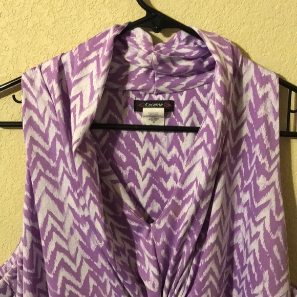 Women’s Plus Size Sleeveless Blouse - Picture 4 of 5
